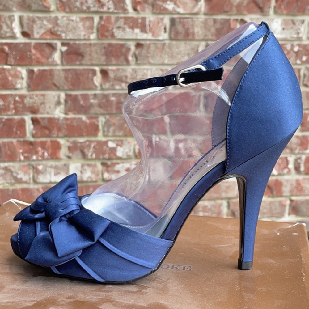 NIB Audrey Brooke FC-Earth Navy peep-toe sz 7